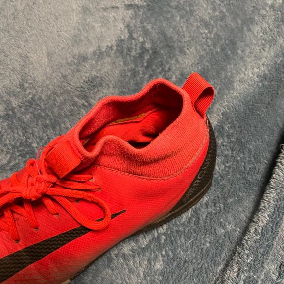 nike shoes - Picture 4 of 8